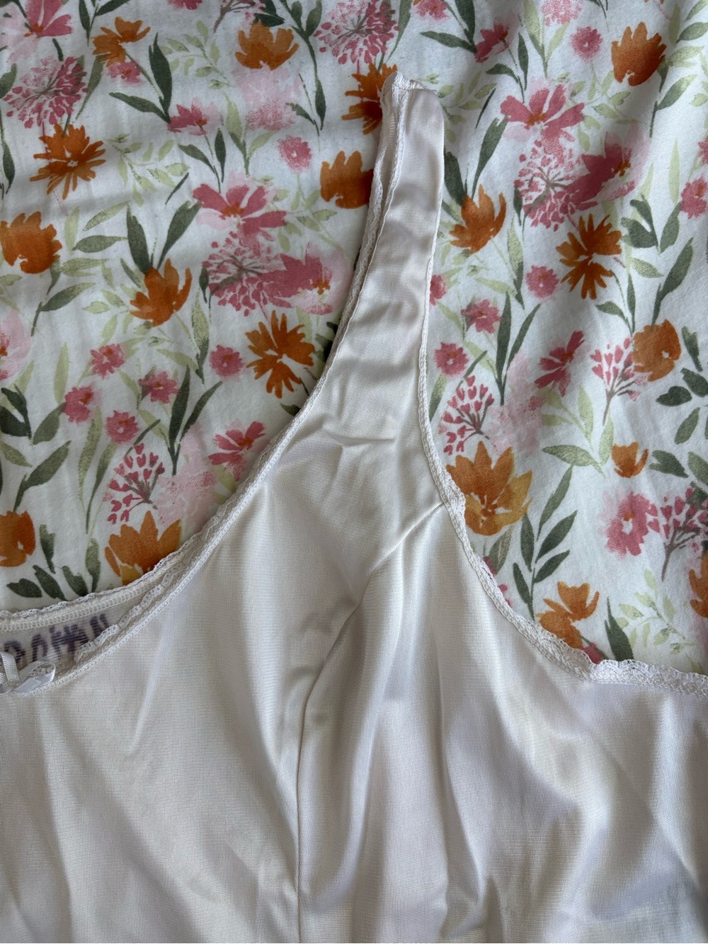 Vassarette 90s Satin Slip Tank Top Size Large Bow White Ivory Pajamas - Picture 4 of 8